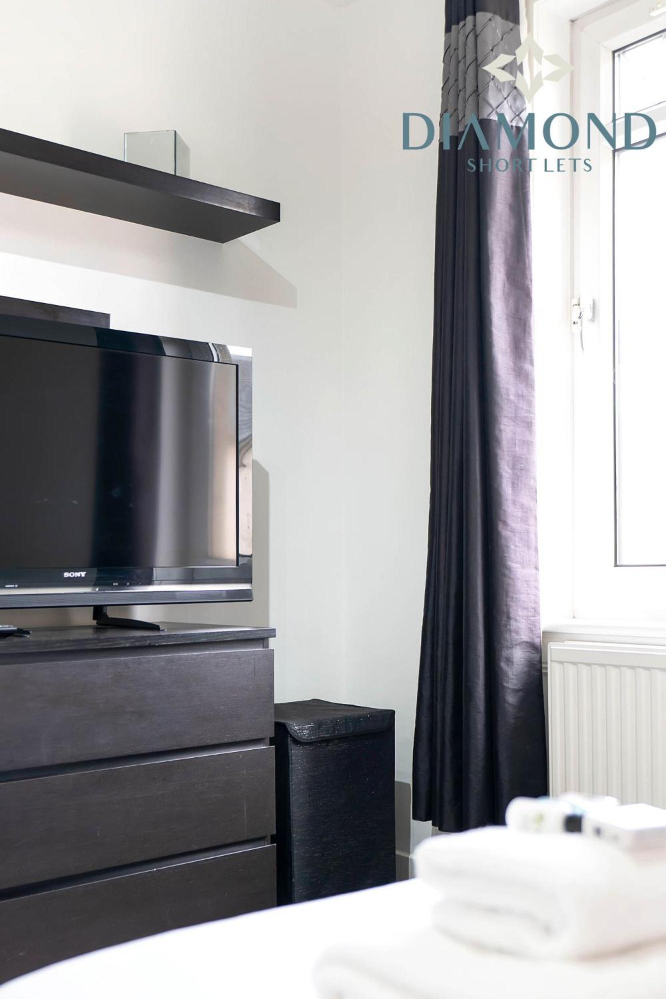 Cosy 2 Bed West End Free Parking Appartement