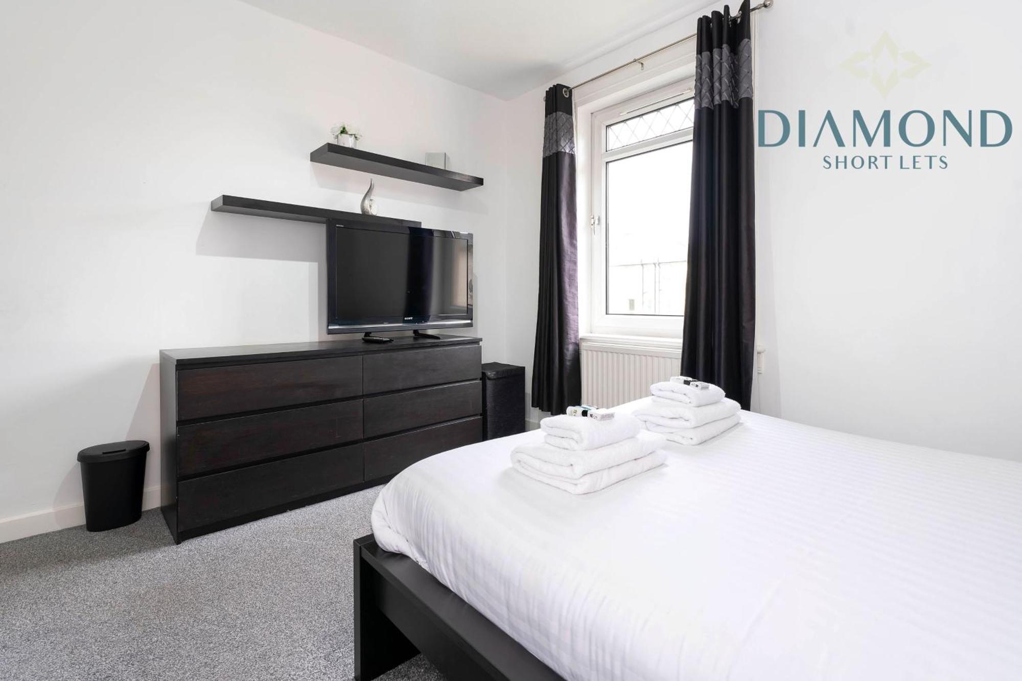 Cosy 2 Bed West End Free Parking Appartement EDI